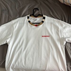Burberry t shirt large